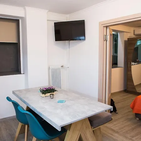 아파트 Stylish, Comfortable, Basement Loft-like With Amenities 아테네