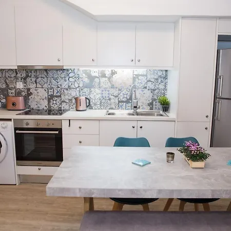 Stylish, Comfortable, Basement Loft-like With Amenities