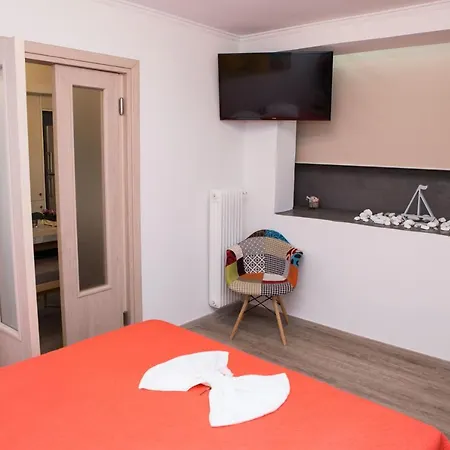 Stylish, Comfortable, Basement Loft-like With Amenities 아파트