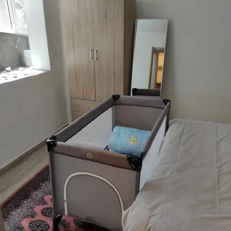 Stylish, Comfortable, Basement Loft-like With Amenities *