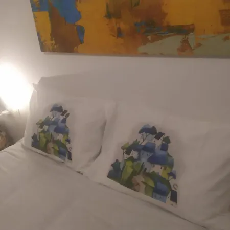 Stylish, Comfortable, Basement Loft-like With Amenities 아파트