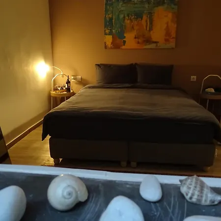 Stylish, Comfortable, Basement Loft-like With Amenities *