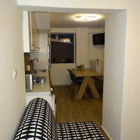 아파트 Stylish, Comfortable, Basement Loft-like With Amenities